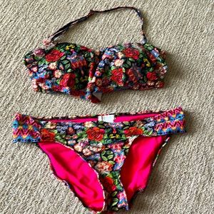 Jessica Simpson 2-piece swimsuit